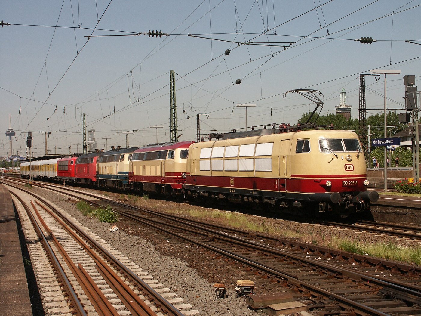 Lokzug Köln Deutz by Niederkasseler panoramio