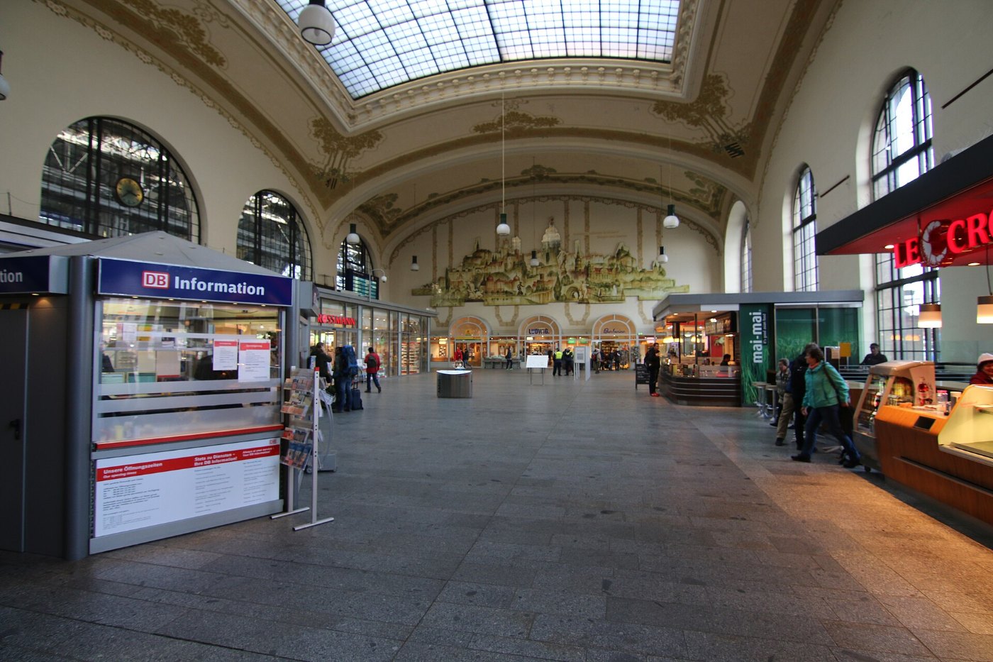 2016 03 04 Bahnhof Dresden Neustadt, Bahnhofshalle by DCB–1