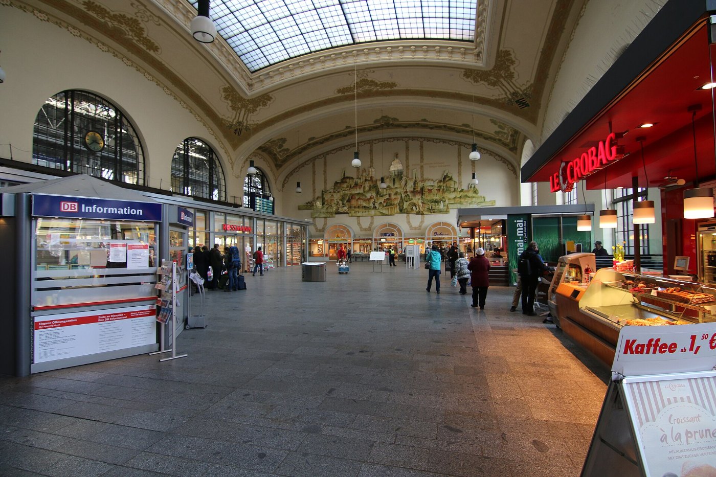 2016 03 04 Bahnhof Dresden Neustadt, Bahnhofshalle by DCB–3