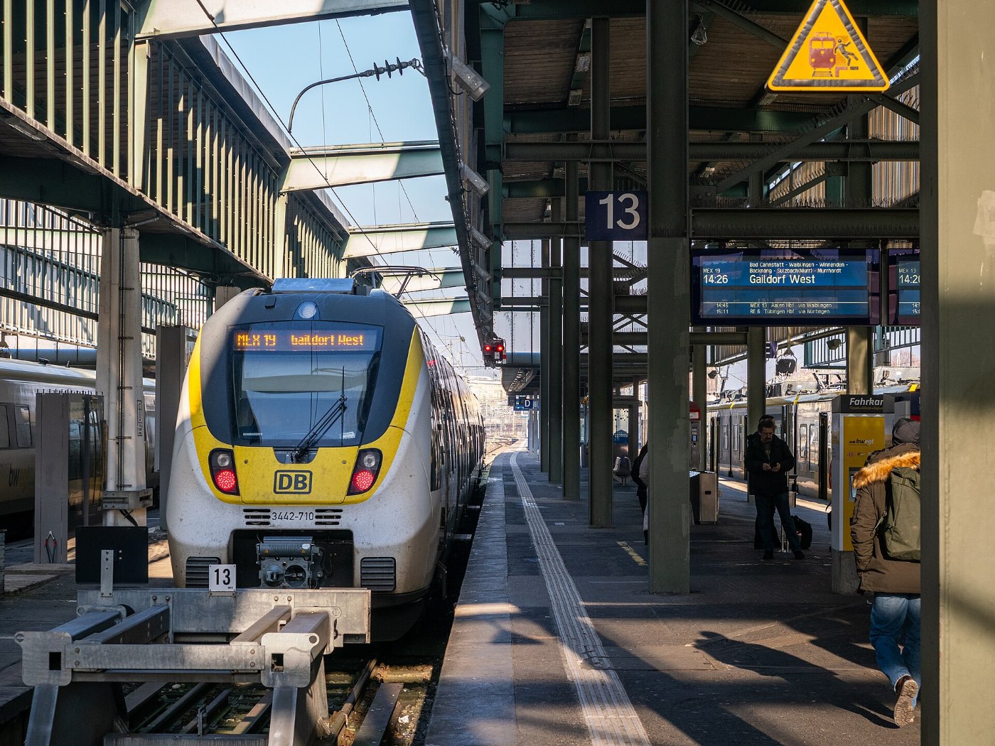 3442 710 als MEX19 nach Gaildorf West in Stuttgart Hbf (2025)