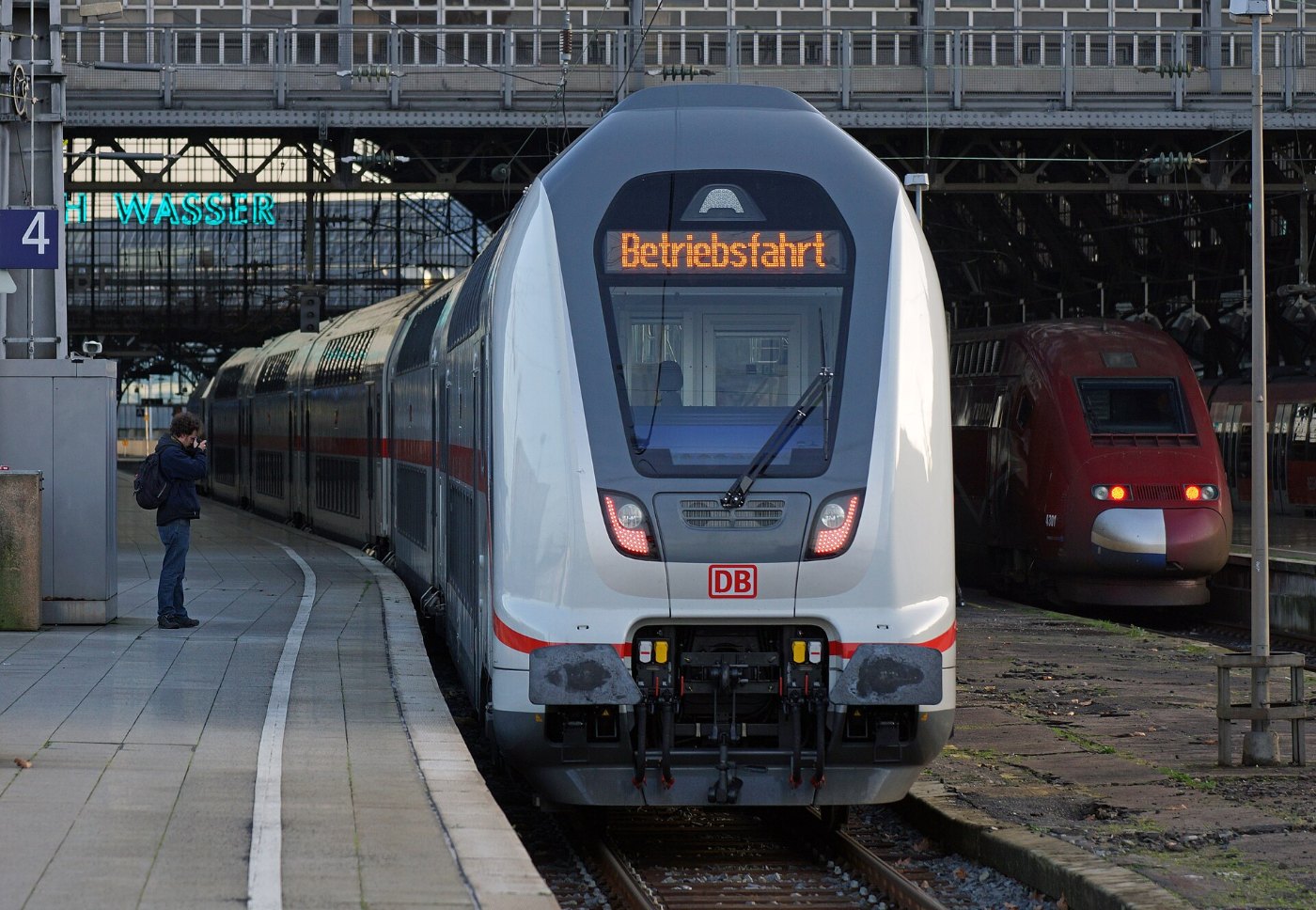 Bombadier Twindexx, Köln Hauptbahnhof 2015 12 17