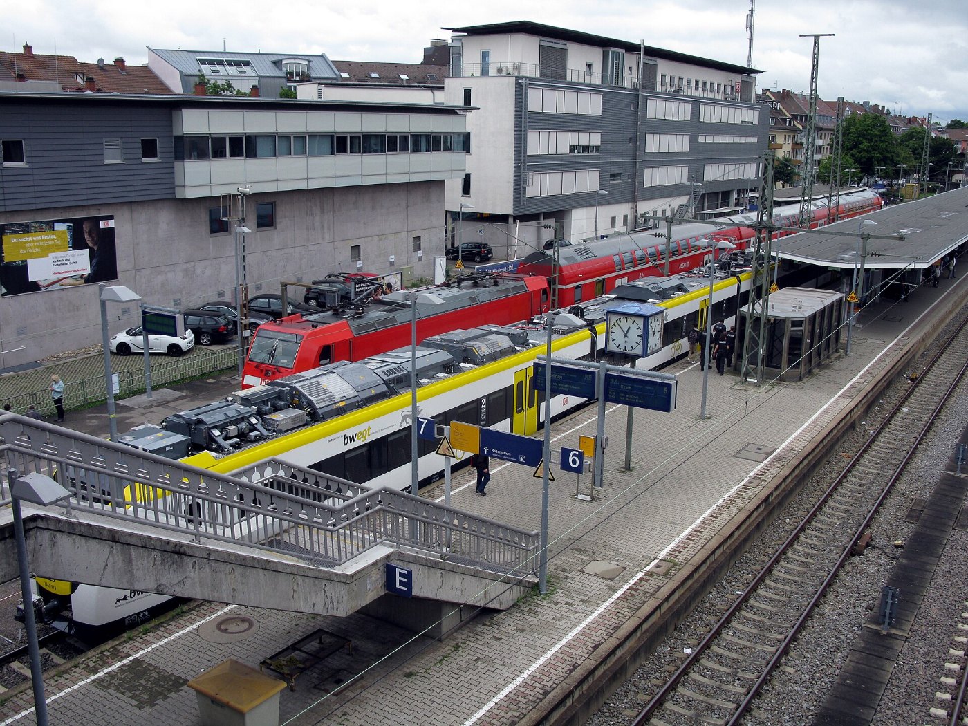 Alstom Coradia Continental in den baden württembergischen Landesfarben a