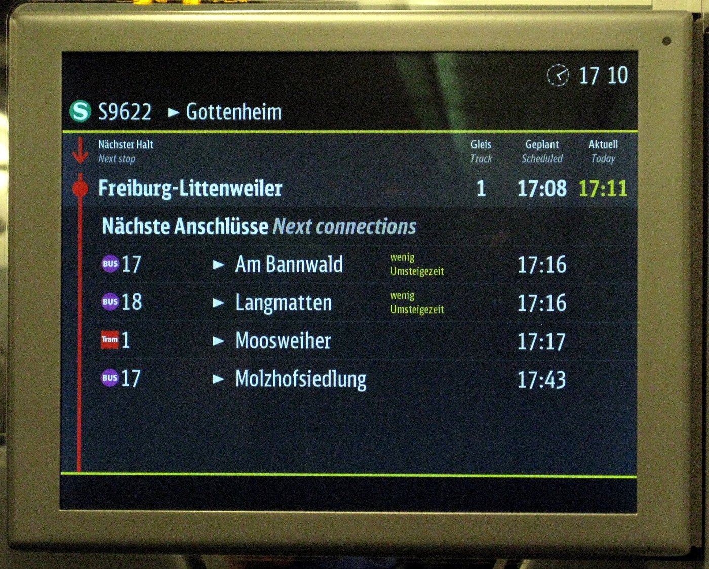 Fahrgastinfo Display in Alstom Coradia Continental in der Dreiseenbahn 5
