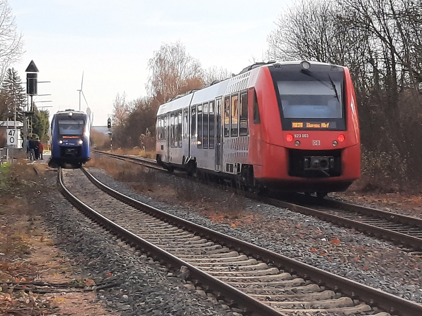 Bahnhof Sprendlingen (Rheinhessen) Gleiches Zugmodel, andere Betreiber