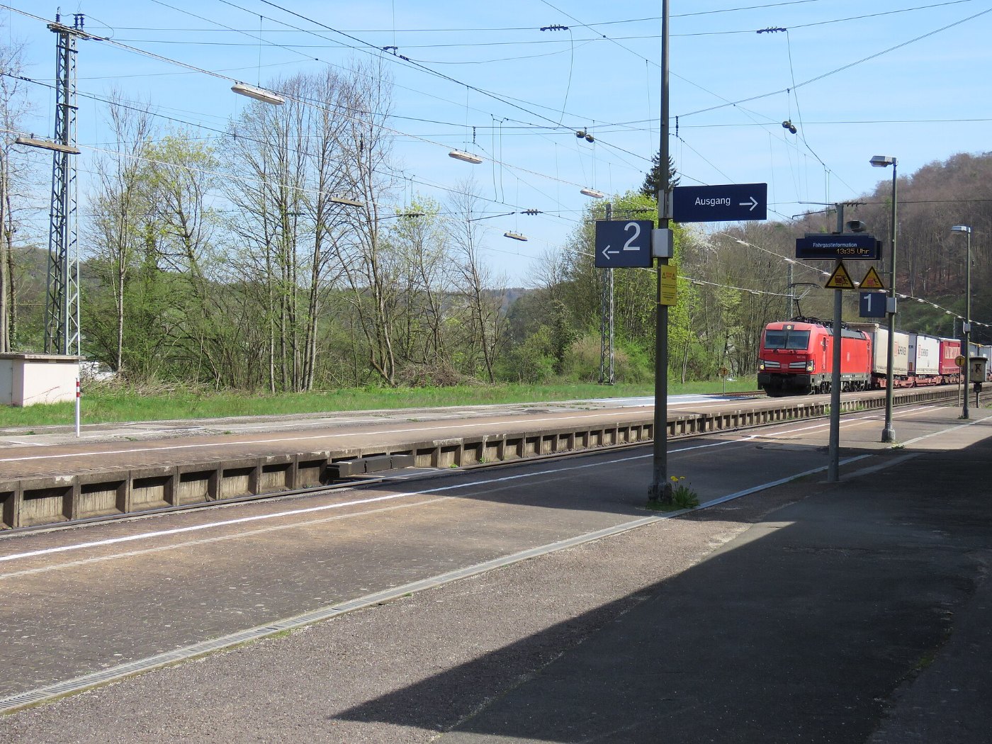 DB Cargo loco 193 315 passing through Bahnhof Solnhofen, April 2024 02