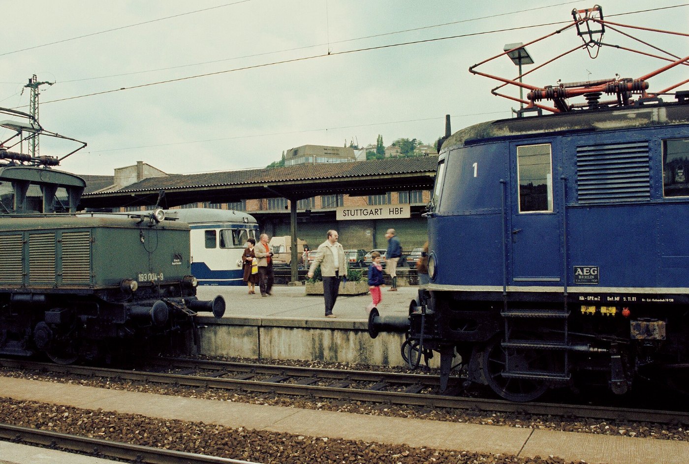 Hauptbahnhof Stuttgart E Lok 193 004 9 und E Lokbaureihe 118
