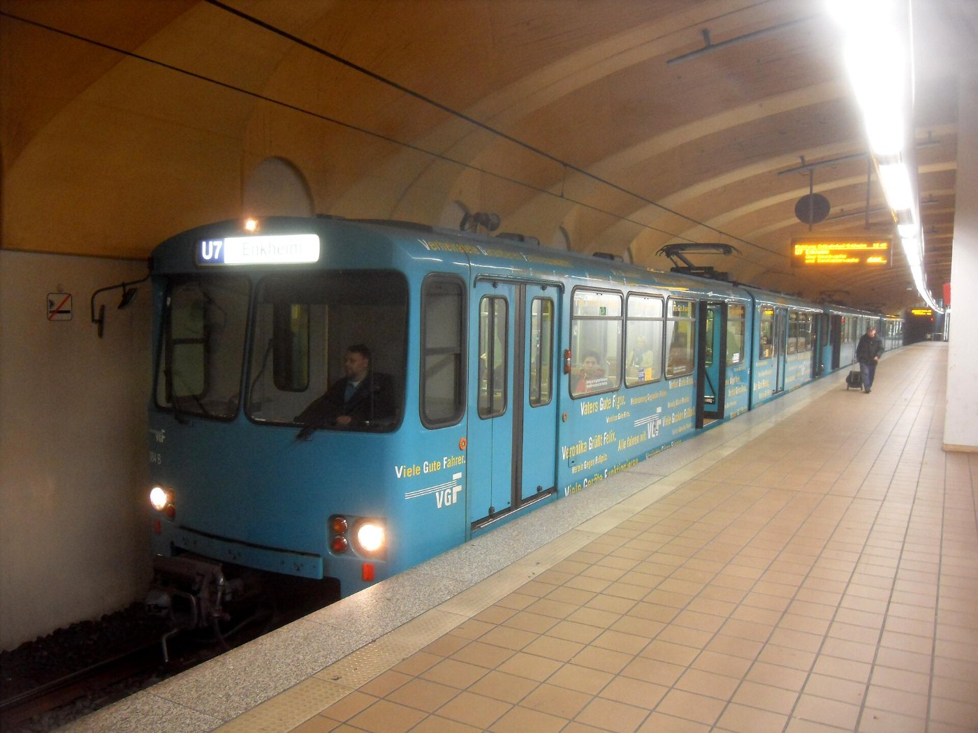 Frankfurt am Main U Bahnhof Alte Oper auf Bahnsteig Richtung Enkheim Ric