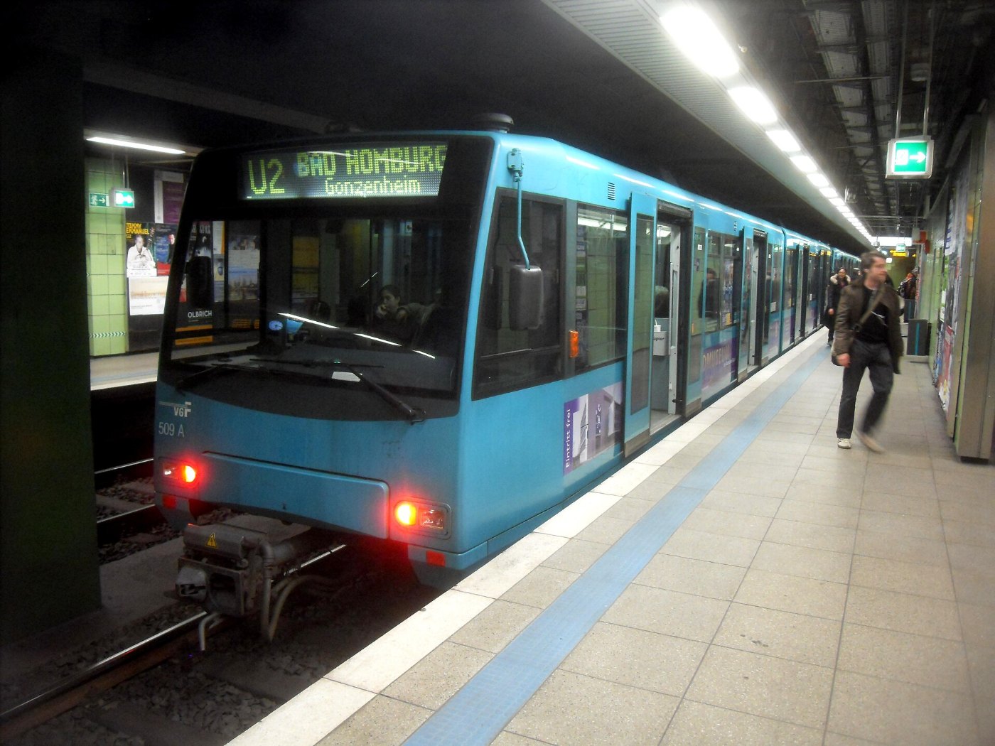 Frankfurt am Main U Bahnhof Grüneburgweg auf Bahnsteig Richtung Ginnheim