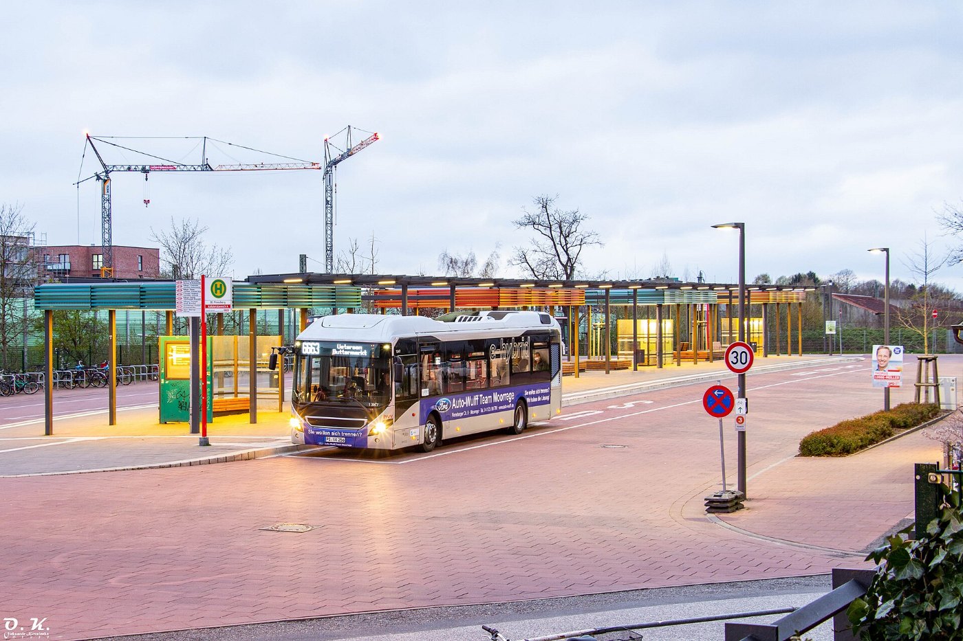 KViP 1347 I Pinneberg, Rockvillestraße (Bahnhof) I 14.04.2022