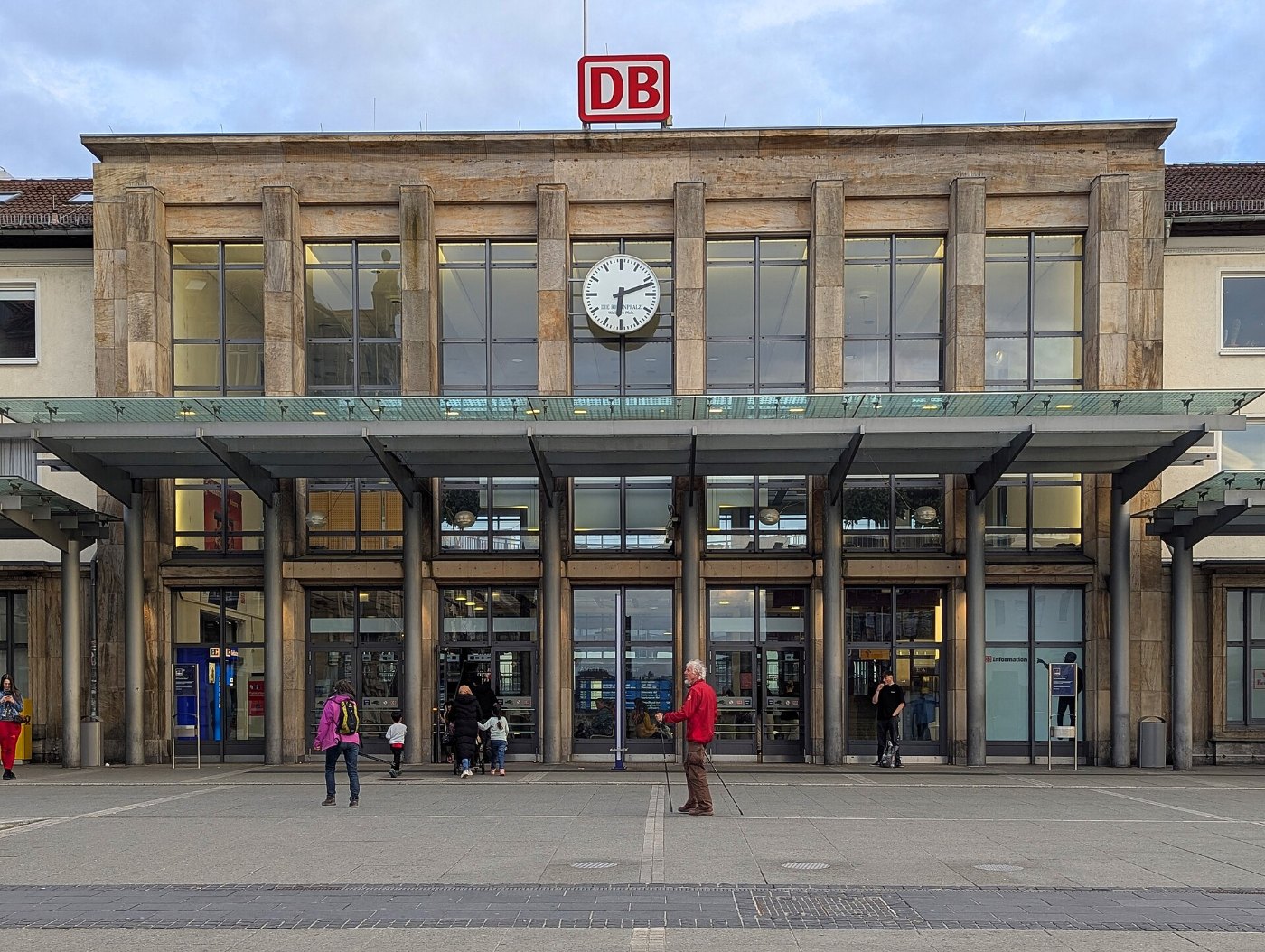 Kaiserslautern Hauptbahnhof 04 2025 gje