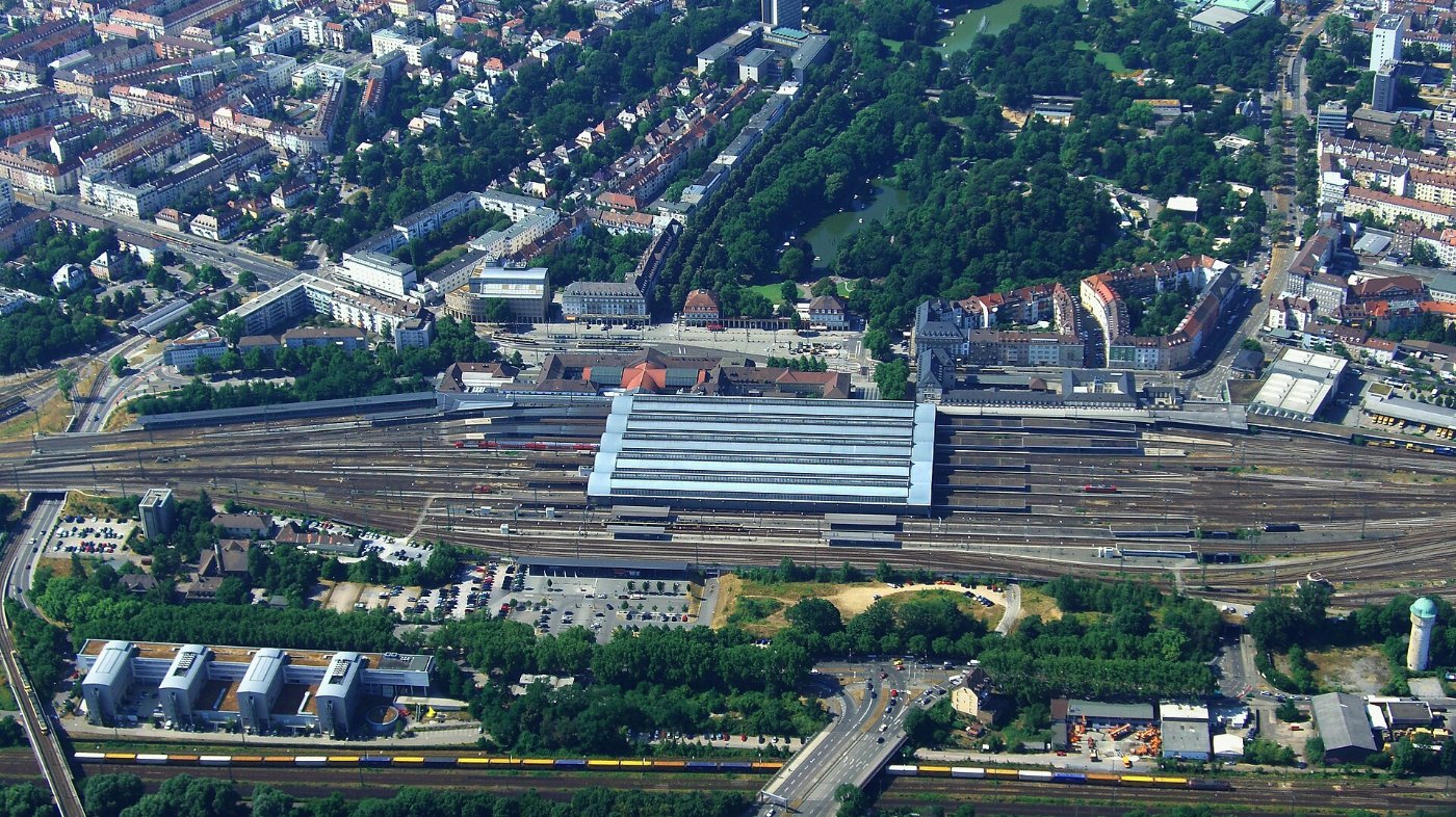 Karlsruhe Central Station panoramio