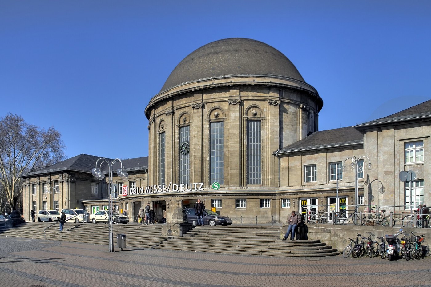 Bahnhofsgebäude Köln Messe Deutz Gesamtansicht (4416 18)