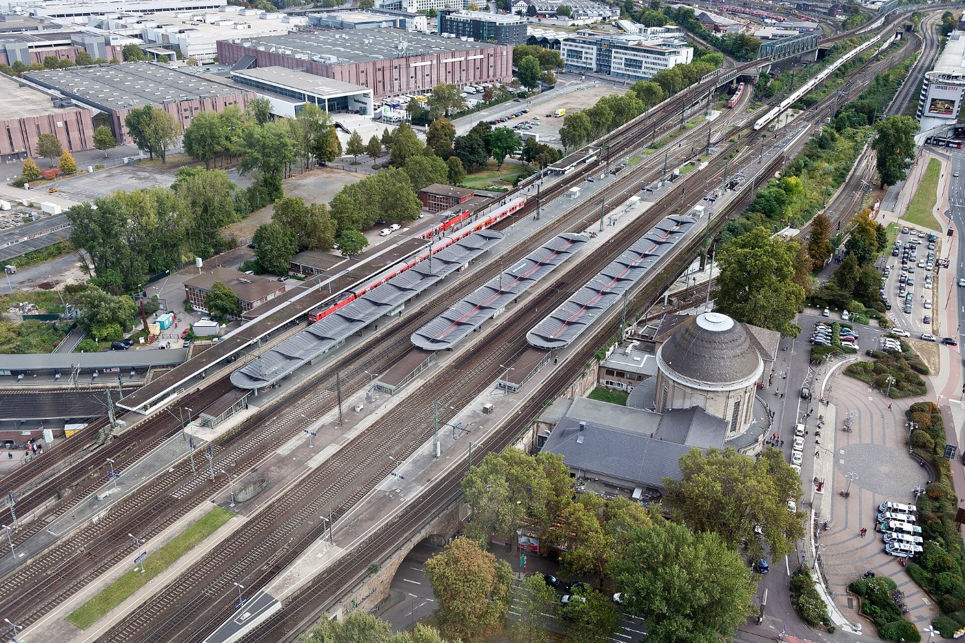 Bahnhof Köln Messe Deutz vom Kölntriangle