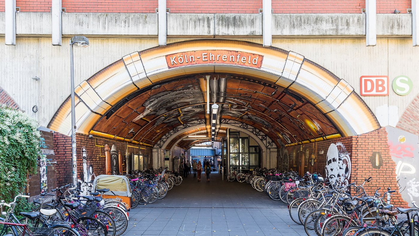 Westliche Fußgängerunterführung Bahnhof Köln Ehrenfeld 8602