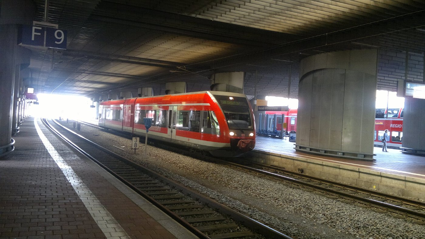 R4 line at Kassel Wilhelmshöhe train station to Korbach, DBAG class 646,