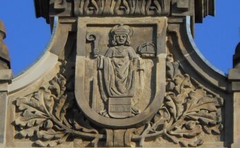 Krefeld Hauptbahnhof Giebel Detail Wappenstein Stadtwappen