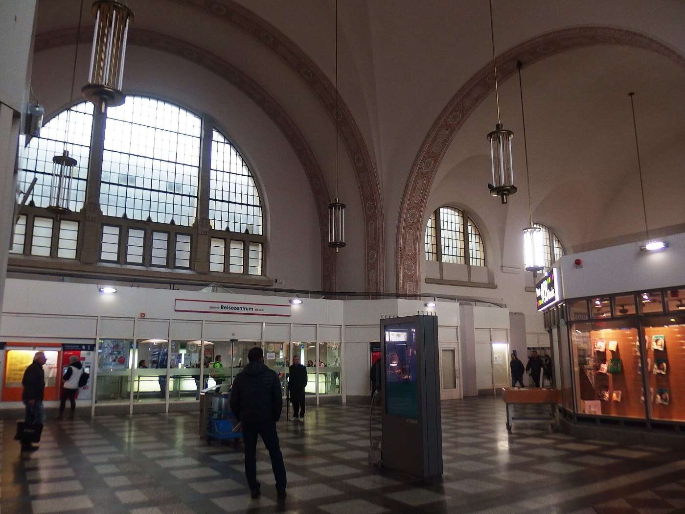 Krefeld Hauptbahnhof, Halle (1)