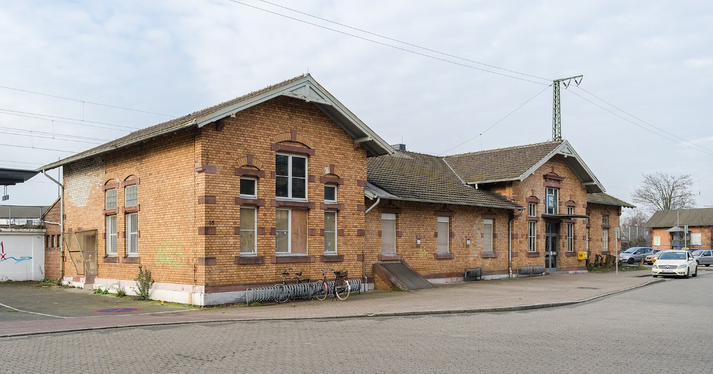 Krefeld, Uerdingen, Bahnhof, 2018 02 CN 02