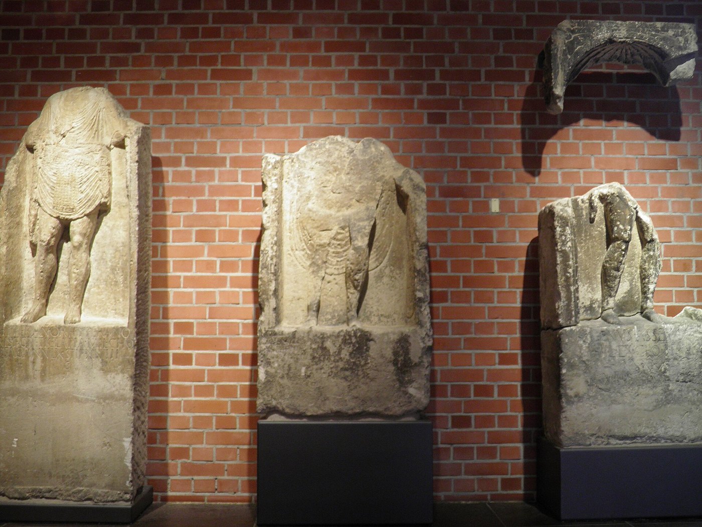 Tombstones of soldiers from the legionary cohorts stationed in Bingen, R