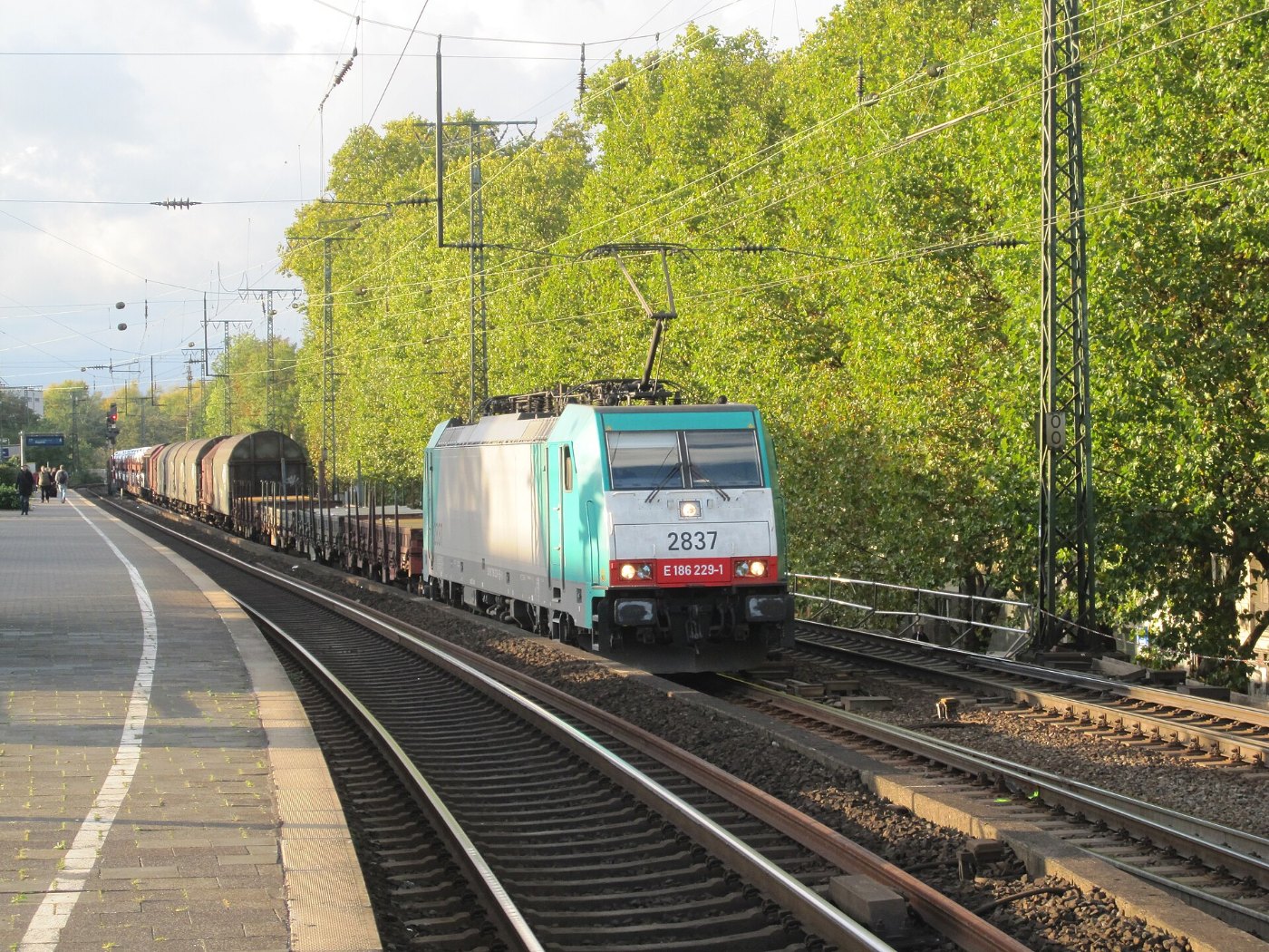 19.10.11 Köln Süd E186.229 (2837) ()