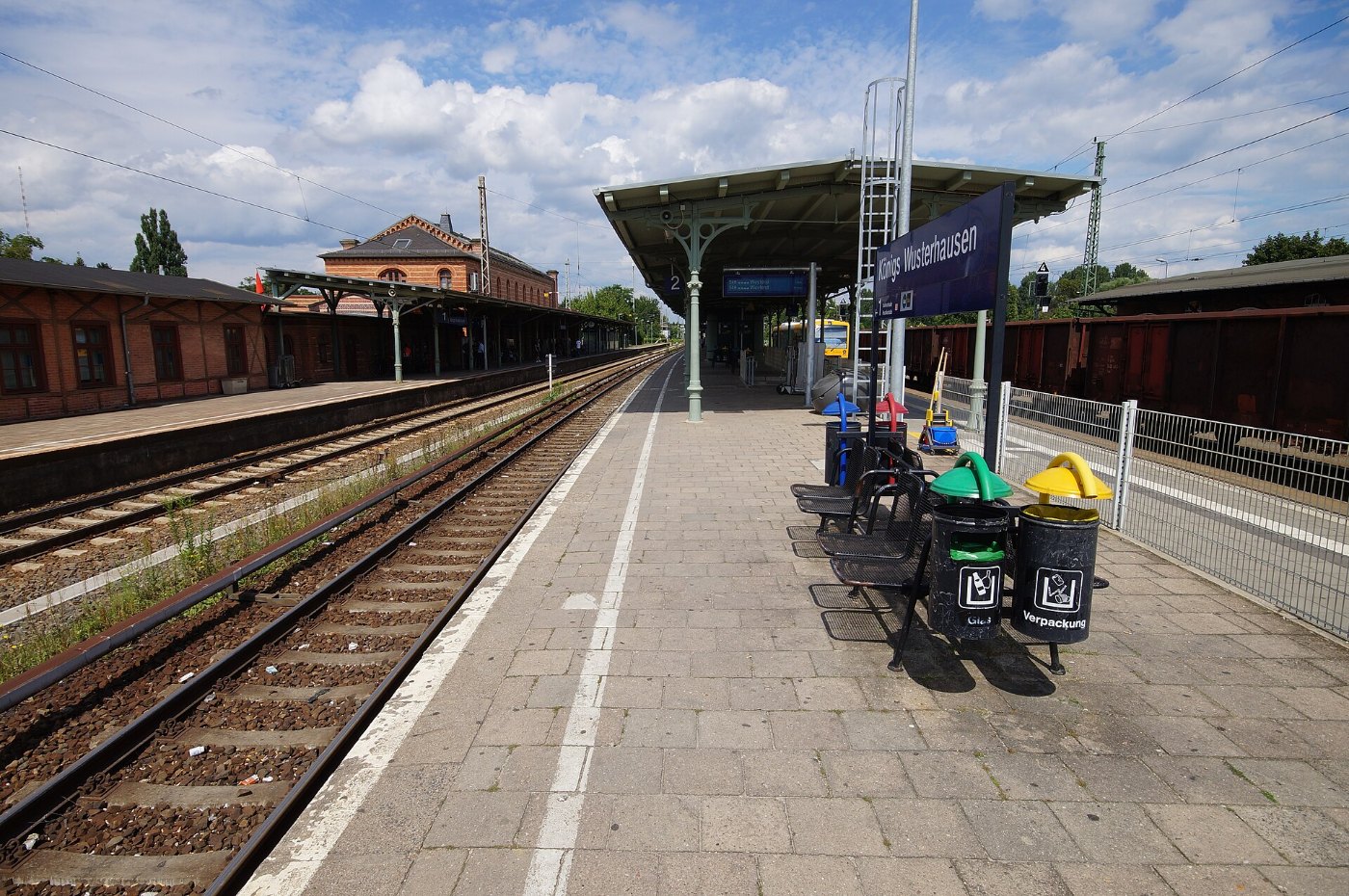 Königs Wusterhausen Bahnhof Königs Wusterhausen auf Bahnsteig zu Gleis 2