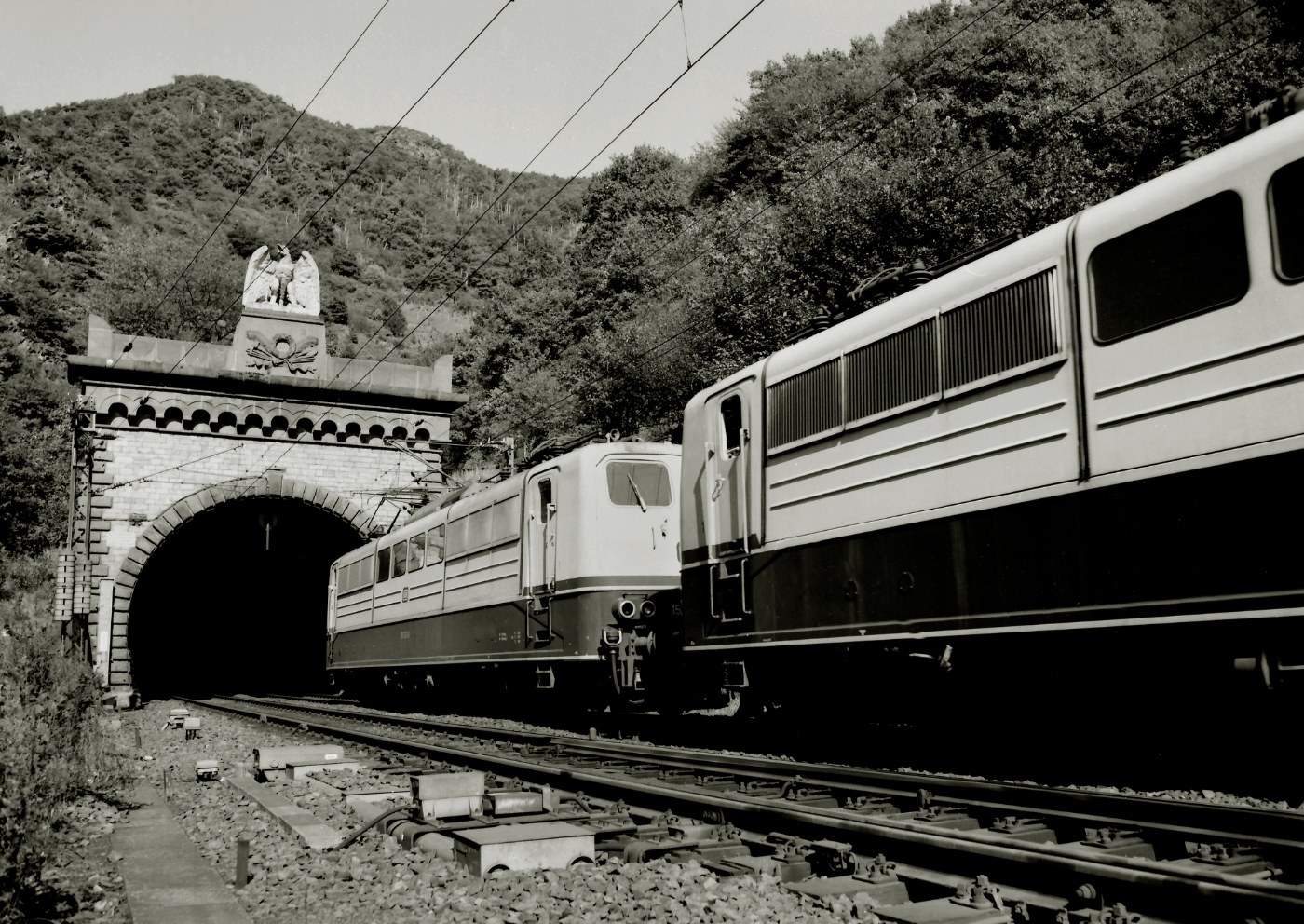 Güterzug am Südportal des Kaiser-Wilhelm-Tunnels bei Ediger-Eller