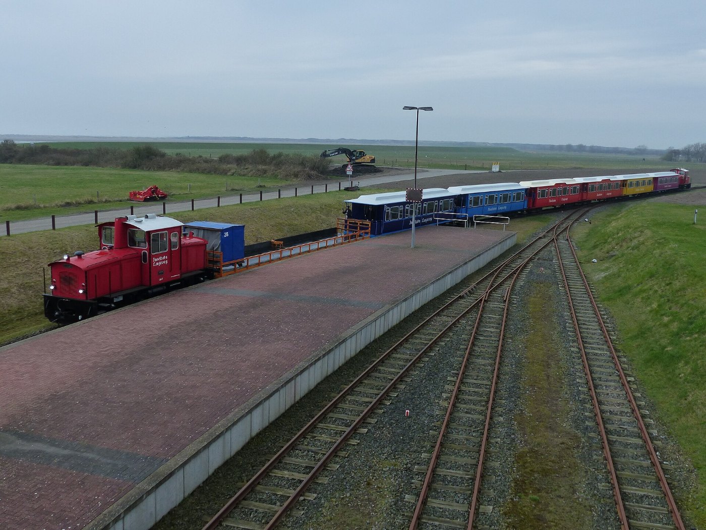 Inselbahn Langeoog Zug am Anleger