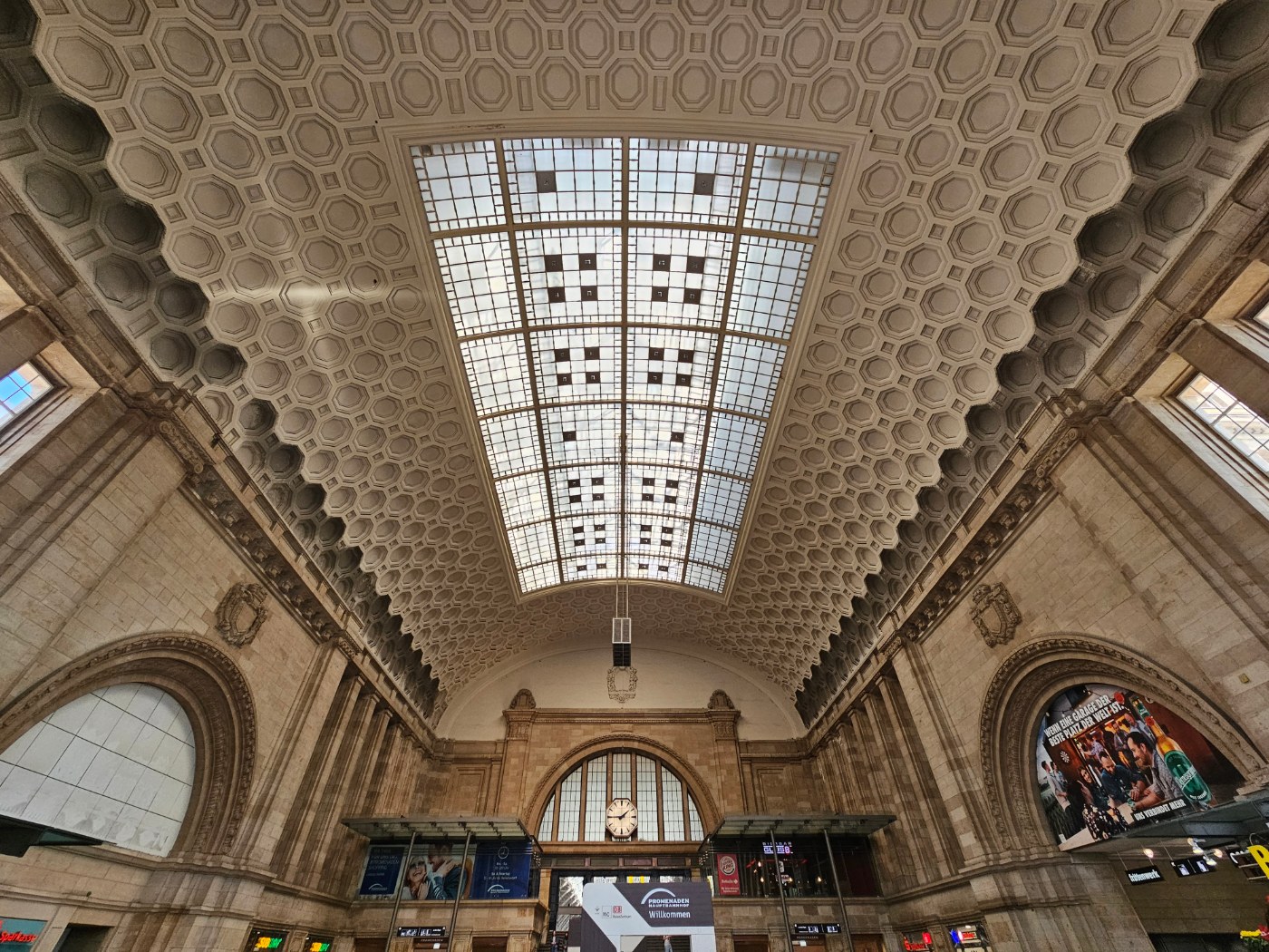 Die große Halle des Leipziger Hauptbahnhofs