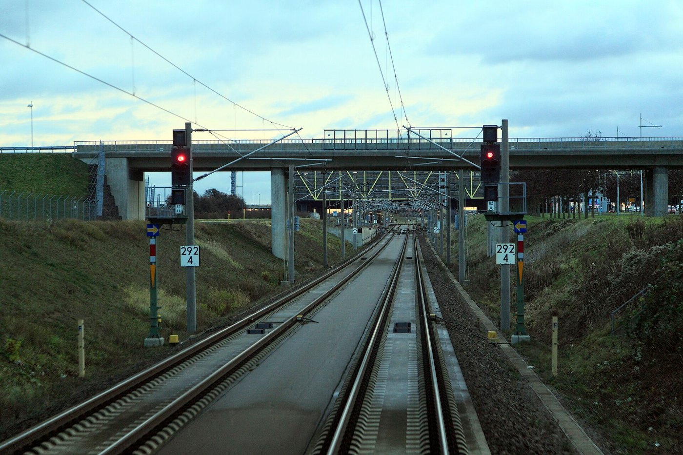J24 365 Bf Leipzig Halle Flughafen, Einfahrsignale