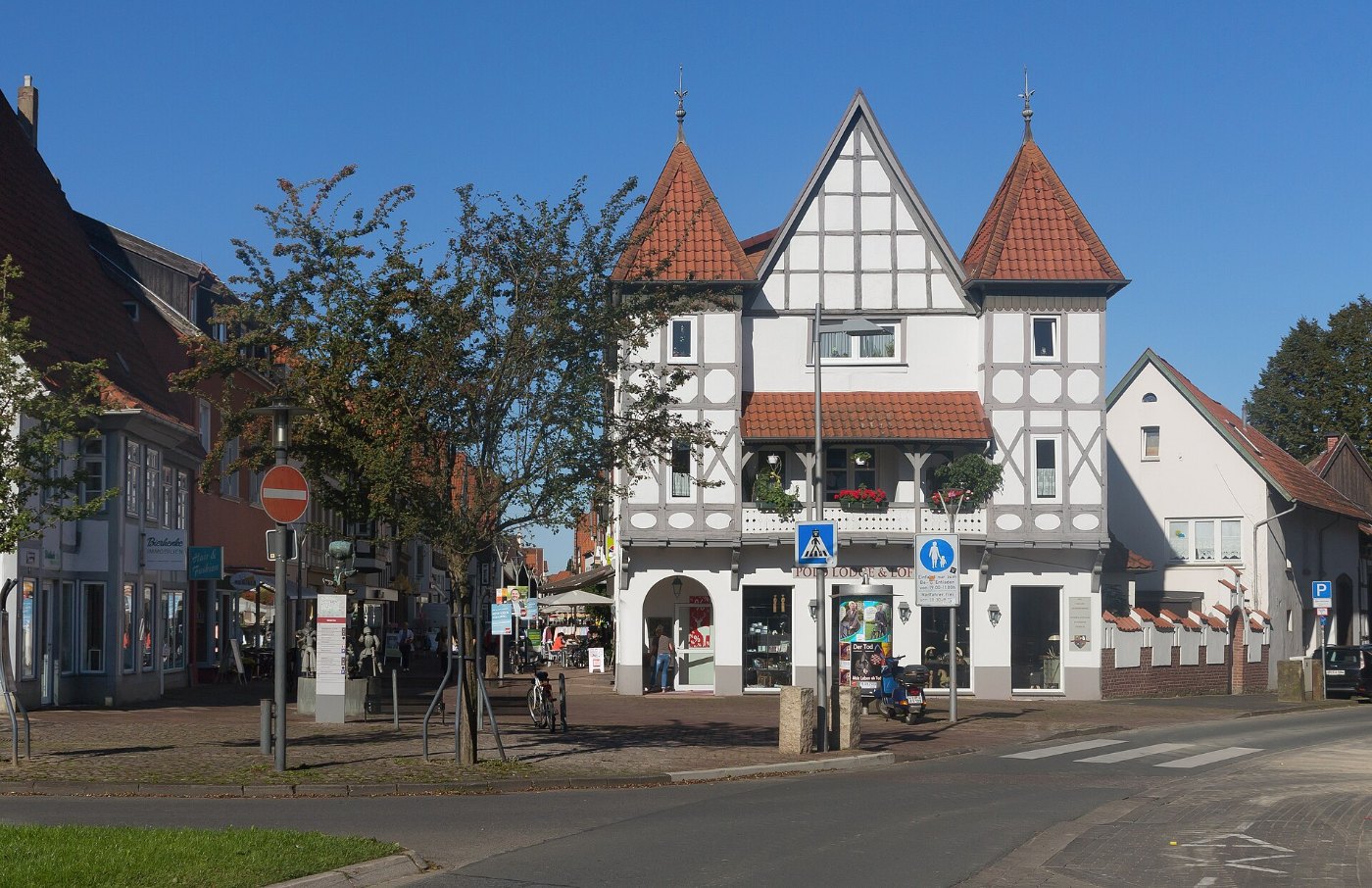 Lemgo, monumentaal pand aan de Mittelstrasse 2 foto5 2015 09 10 09.56