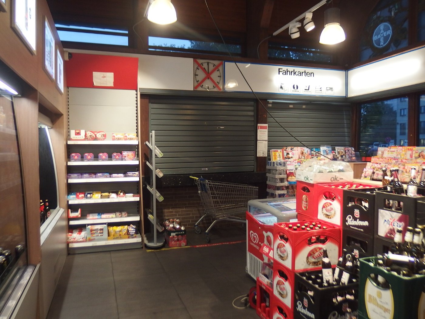 Leverkusen Mitte, Bahnhof, Service Store