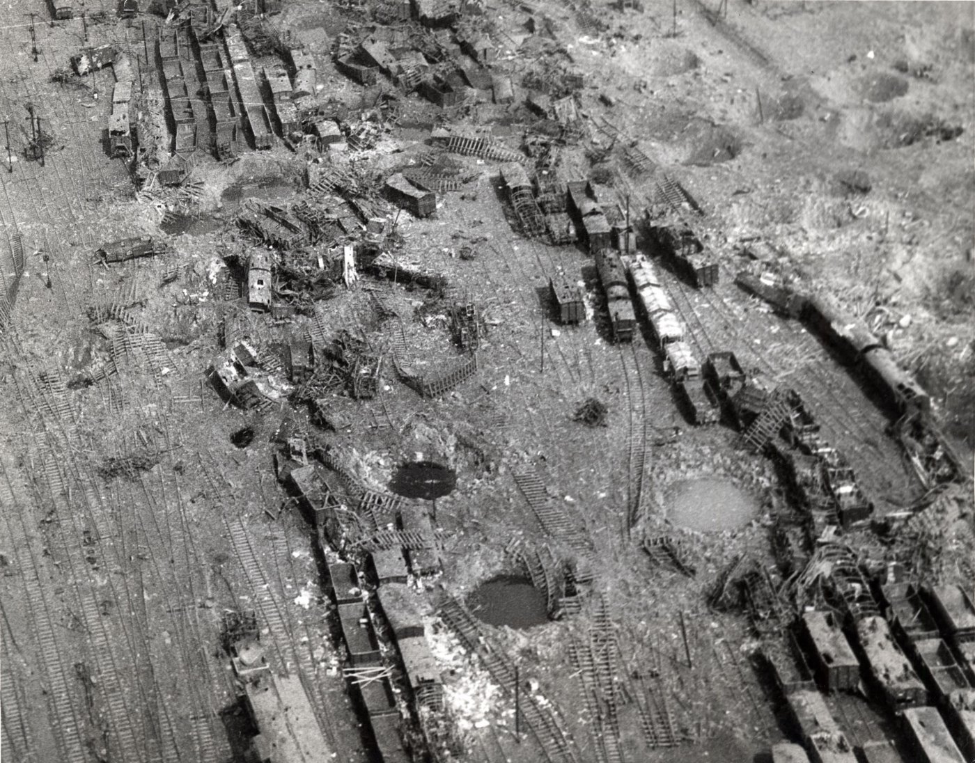 Limburg railyard bombed 23 Dec 1944