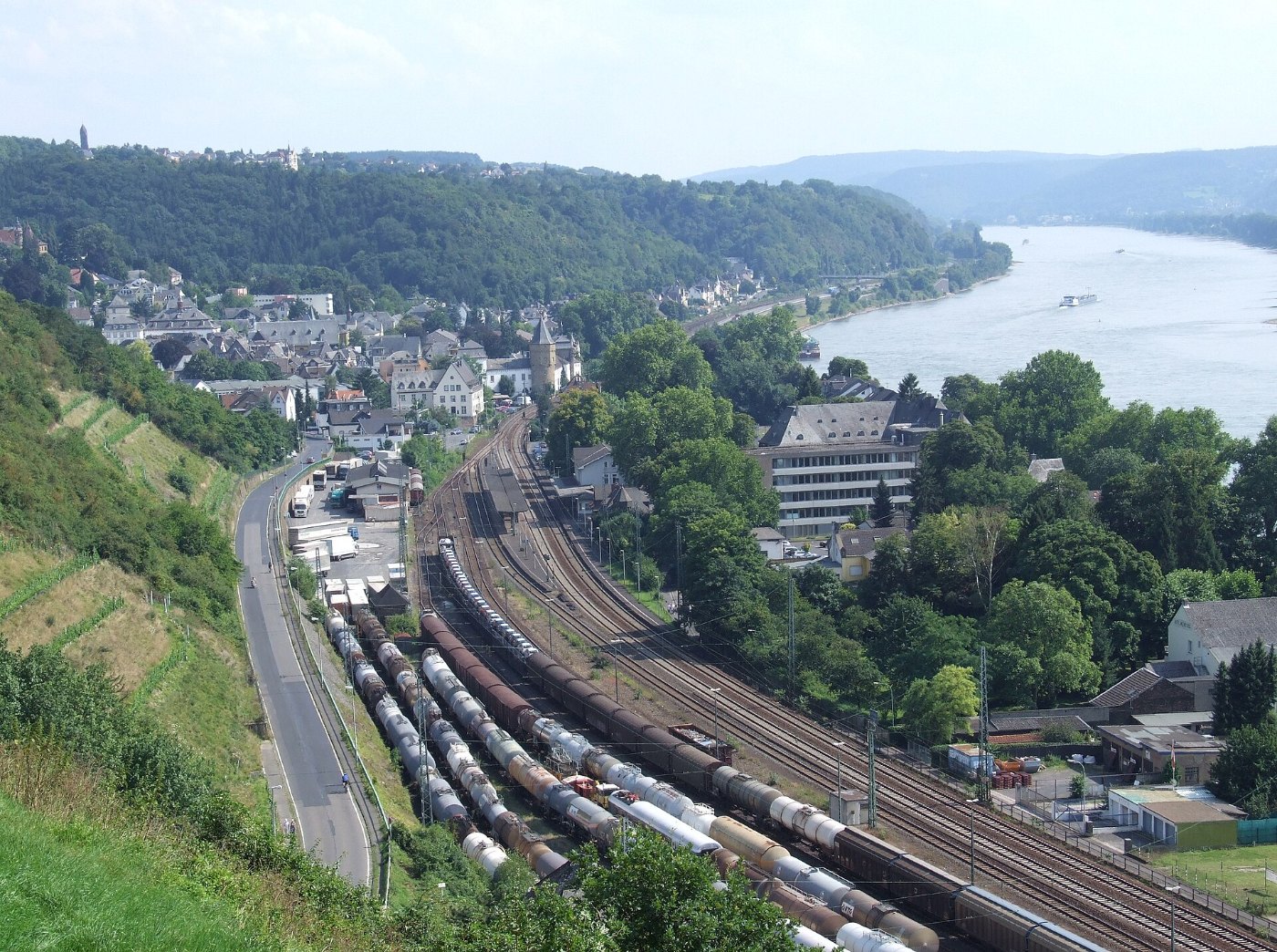 Linz am Rhein von Burg Ockenfels gesehen