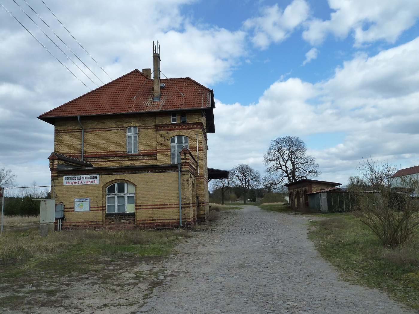 BfSchönefeldLuckenwaldeVorplatz