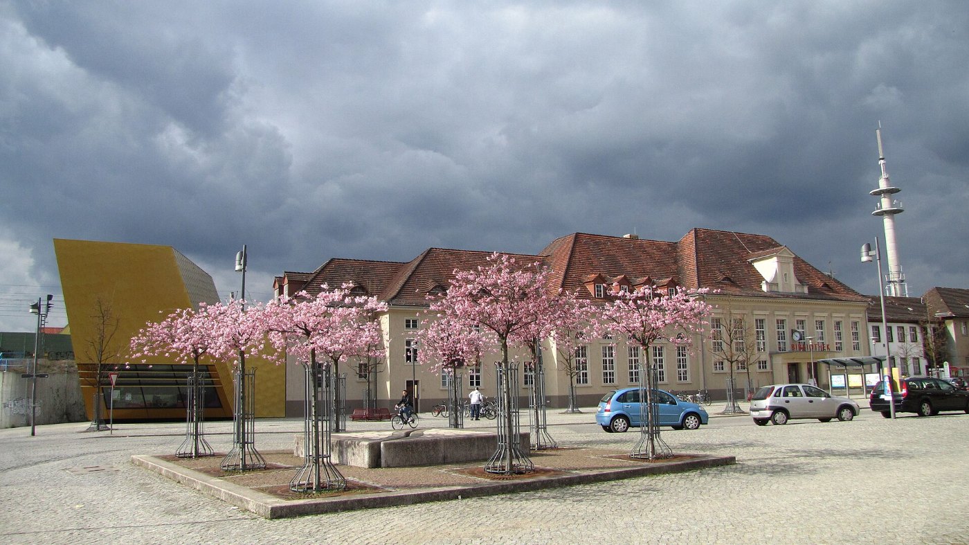 Bahnhof Luckenwalde, heute Stadtbibliothek