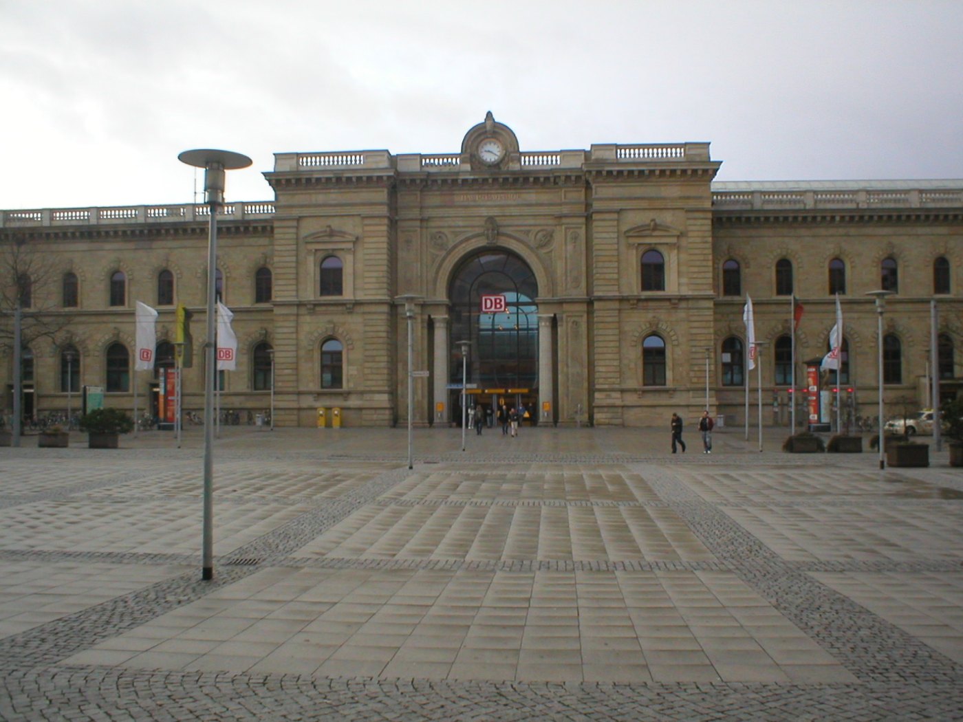 Hauptbahnhof Magdeburg panoramio