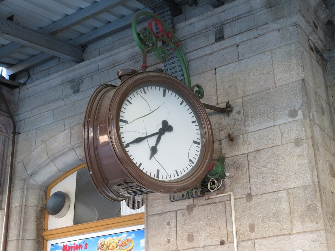 AIMG 0597 Meiningen Bahnhofsuhr