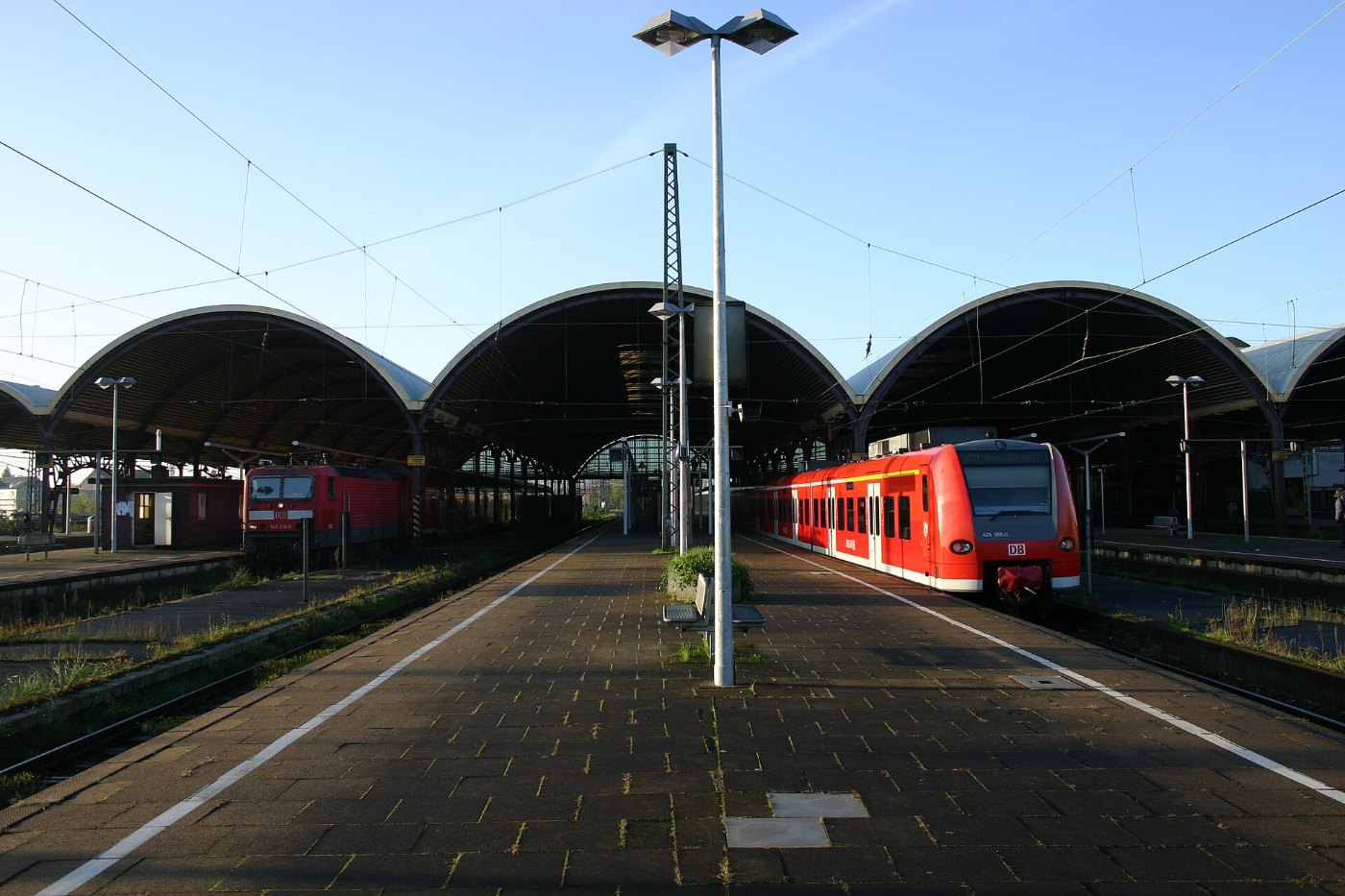 Triebwagen am Mönchengladbacher Hauptbahnhof
