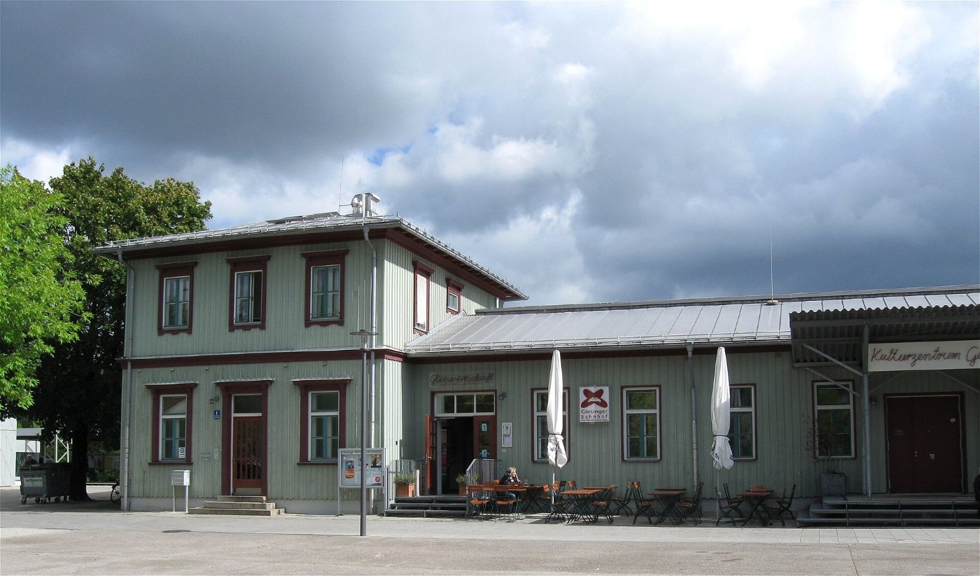 Giesinger Bahnhof Muenchen 4