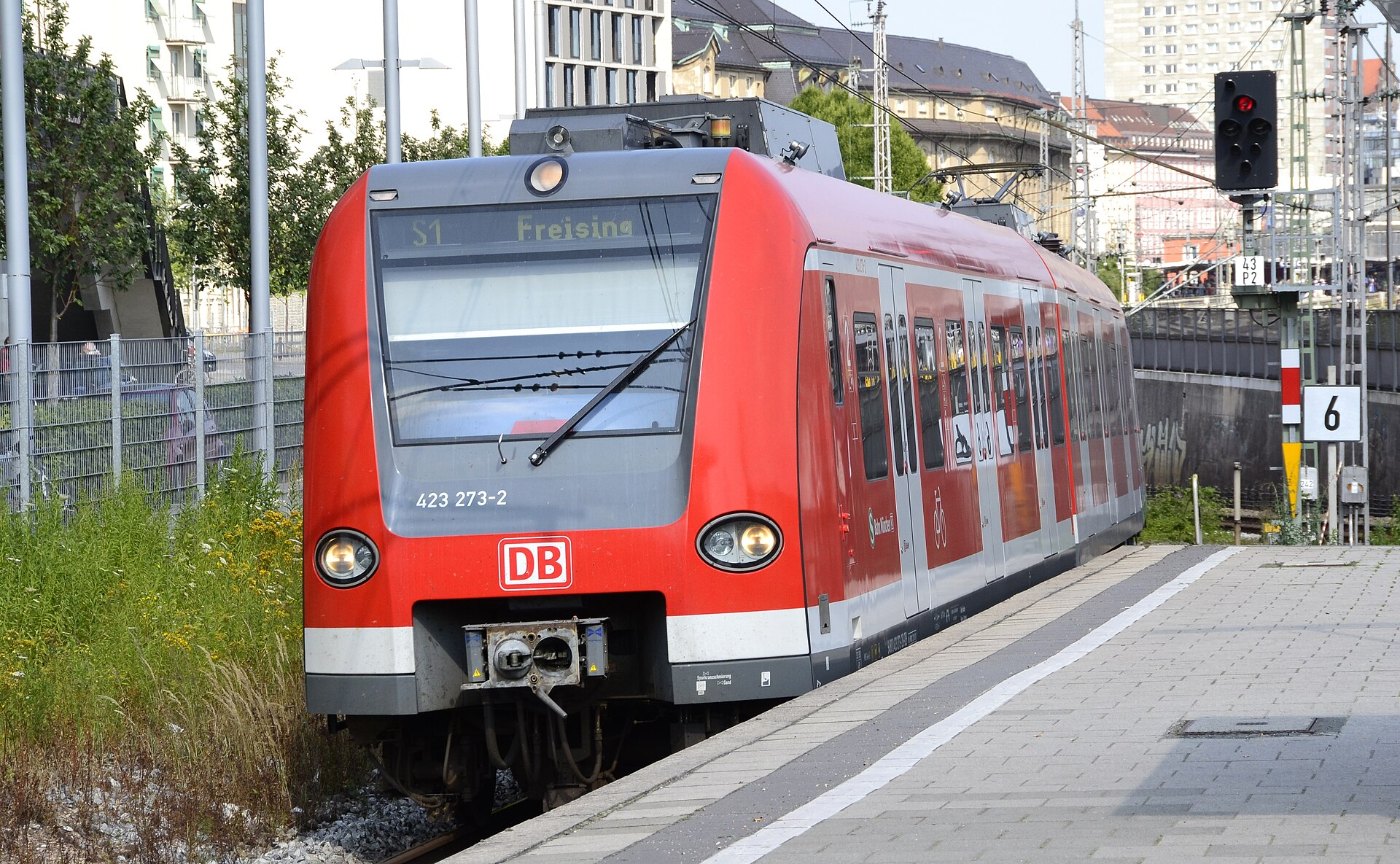 S Bahn München 423 273 2 Überwerfung Hackerbrücke