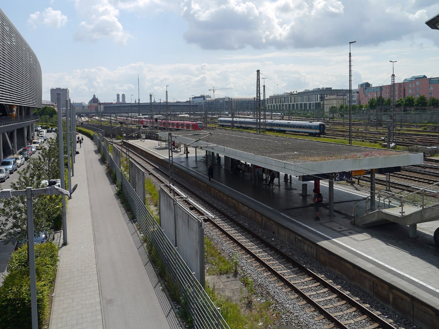 Muenchen Hauptbahnhof von Hackerbruecke 2014 169