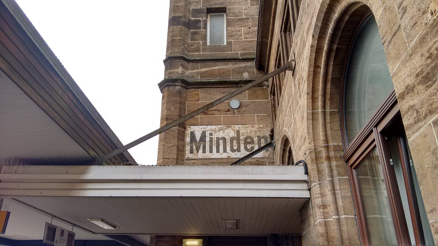 Bahnhofsschild Minden (alt)