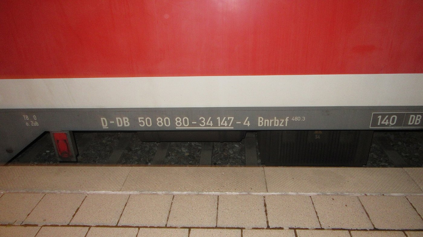 Aufschrift Bnrbzf 480.3 (Mittenwald, 2016)