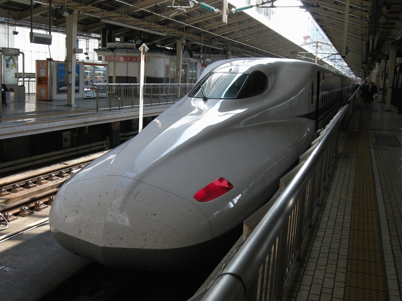 N700 shinkansen Tokyo Station