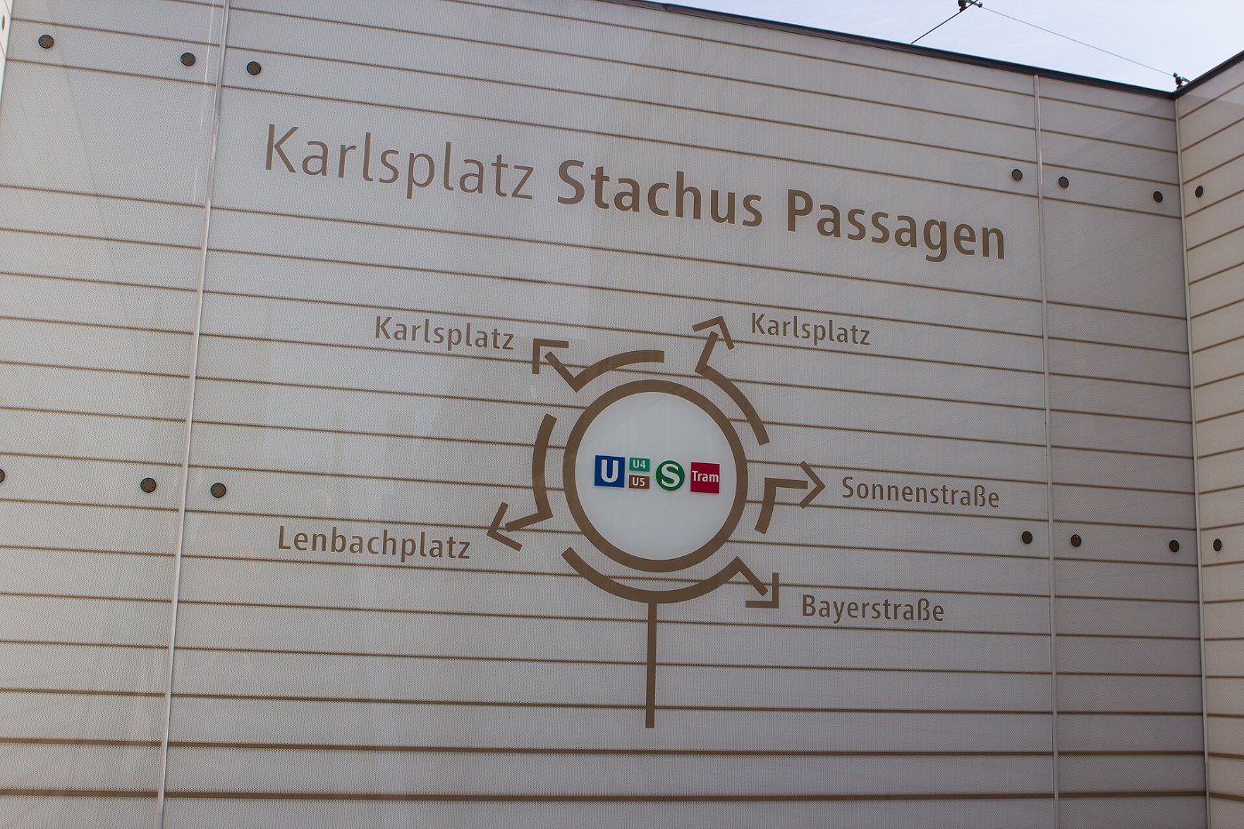 Munich U Bahn & S Bahn Karlsplatz 2012 IMG 7309