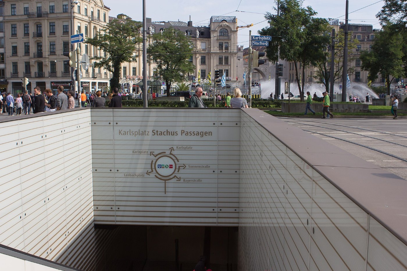 Munich U Bahn & S Bahn Karlsplatz 2012 IMG 7310