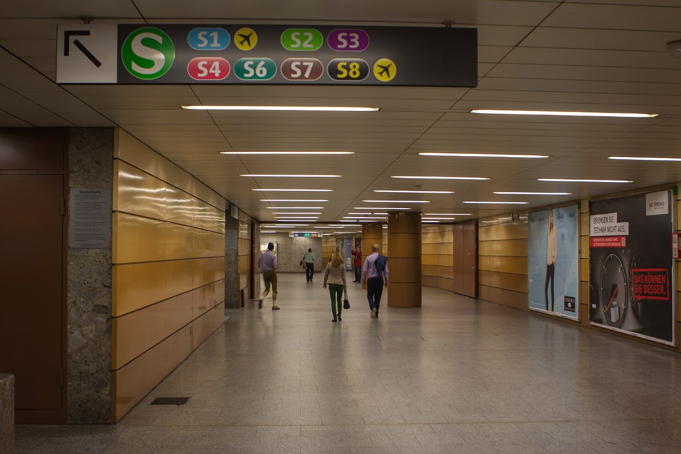 Munich U Bahn & S Bahn Karlsplatz 2012 IMG 7465