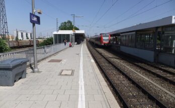 München Bahnhof München Laim auf Bahnsteig zu Gleis 1 Richtung München H