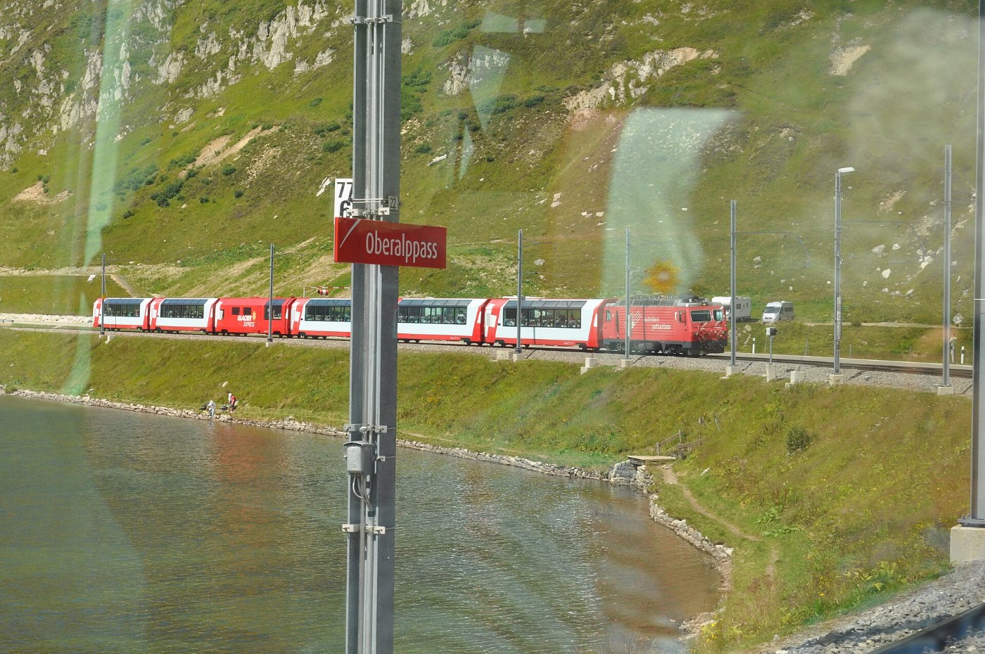 Glacier Express am Oberalppass