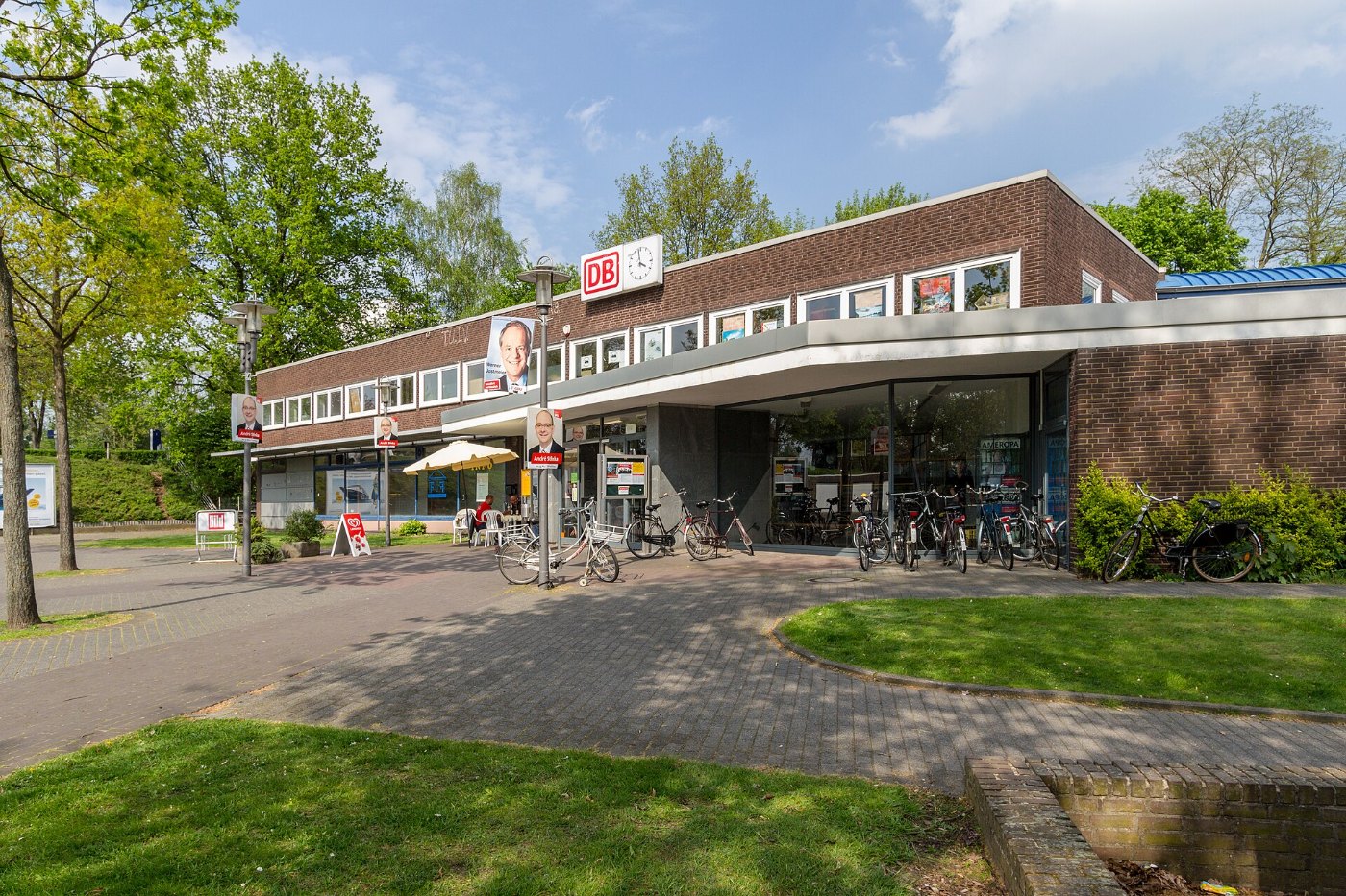 Dülmen, Bahnhof, Empfangsgebäude 2012 3081